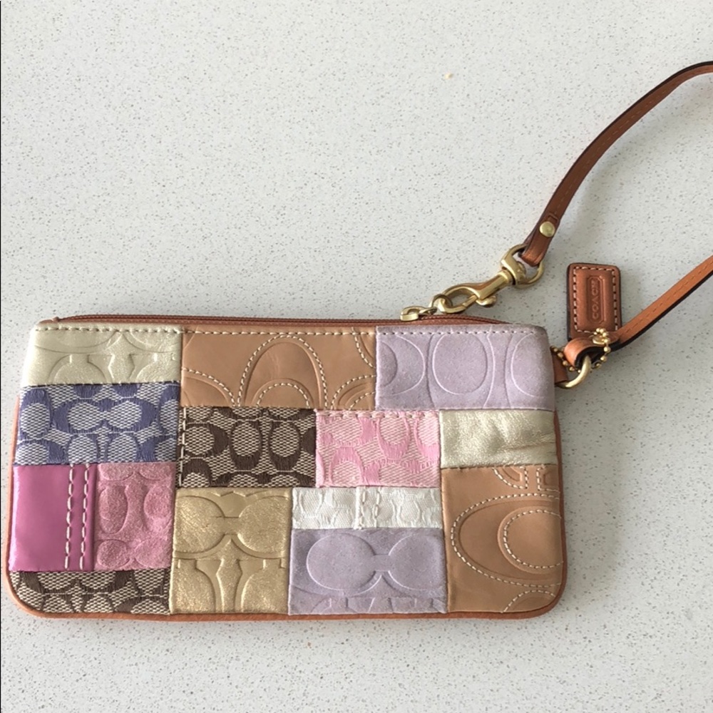 NEVER USED- Coach wristlet